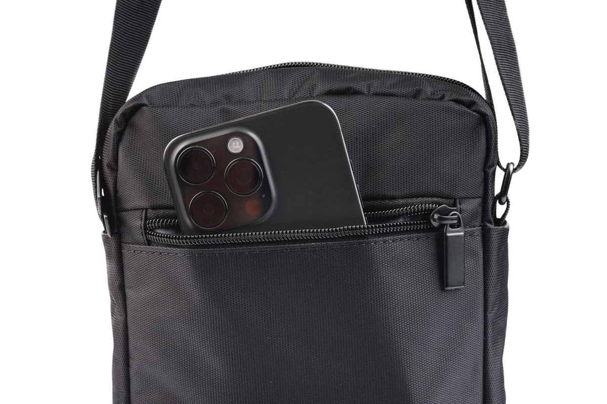 Bolsa Tiracolo Preta em Poliéster – Shoulder Bag